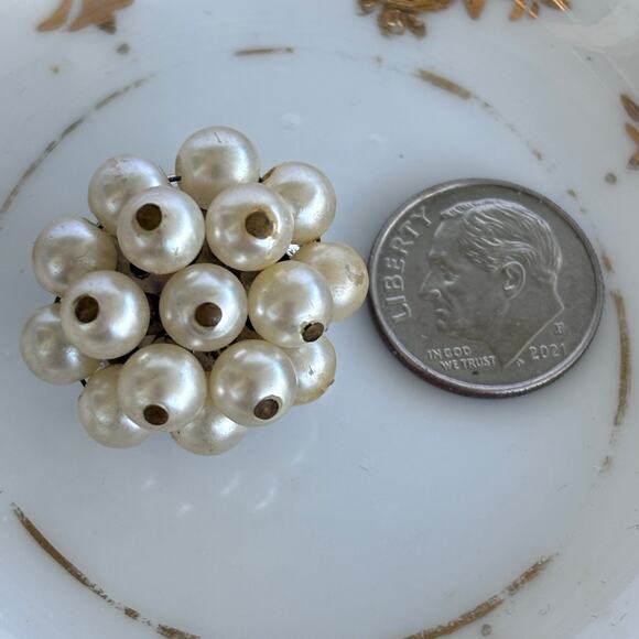 Earring Lot of 2 Pair Vintage 1950's Japan Clip On Bead Earrings - Picture 6 of 8